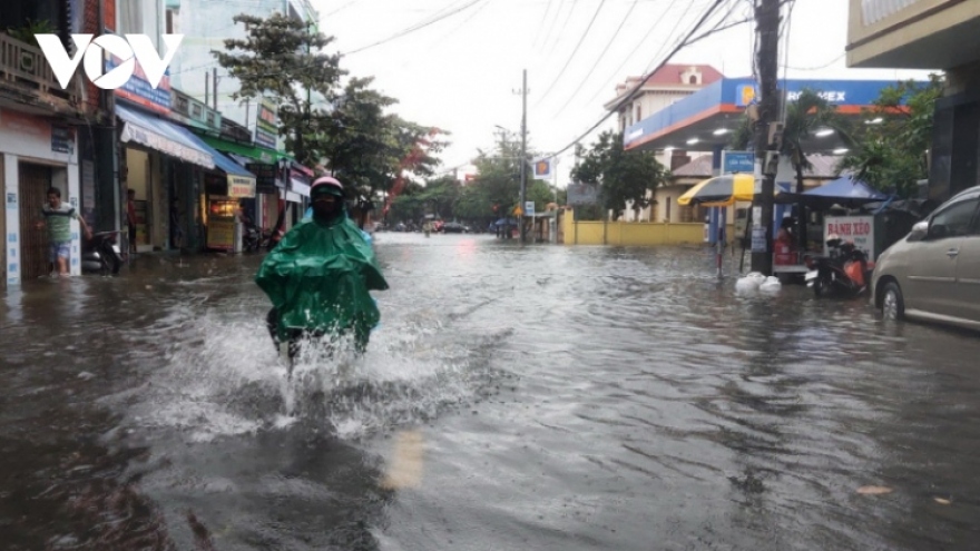 Heavy rain likely to flood central Vietnam